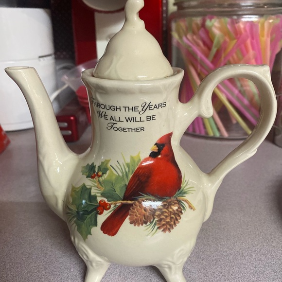 Cardinal Design Tea Set - Picture 2 of 8